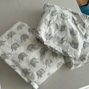 Set - Pottery Barn Crib Sheets Elephant Print